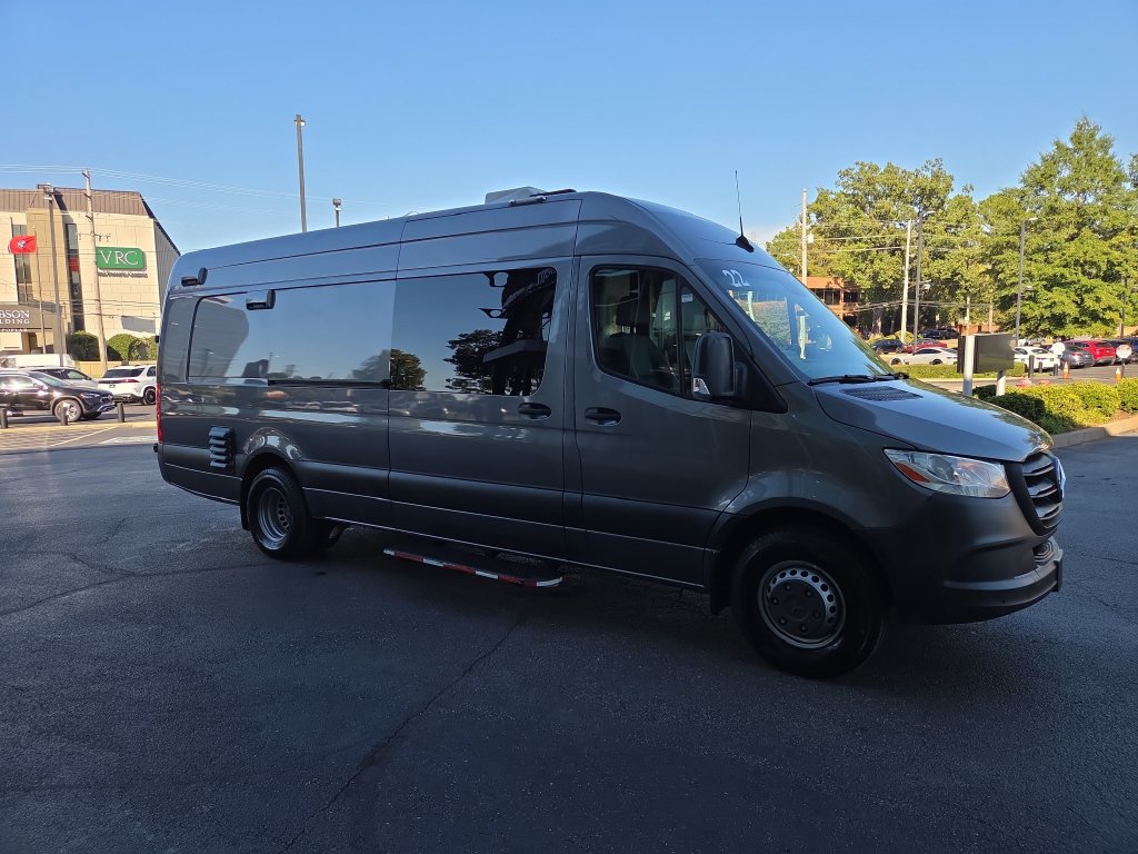Used 2022 Mercedes-Benz Sprinter 4500 image 9