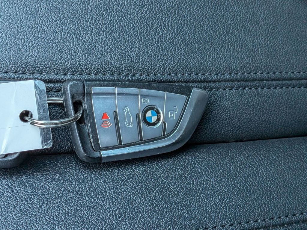 Used 2022 BMW X5 xDrive40i w/ Climate Comfort Package image 36