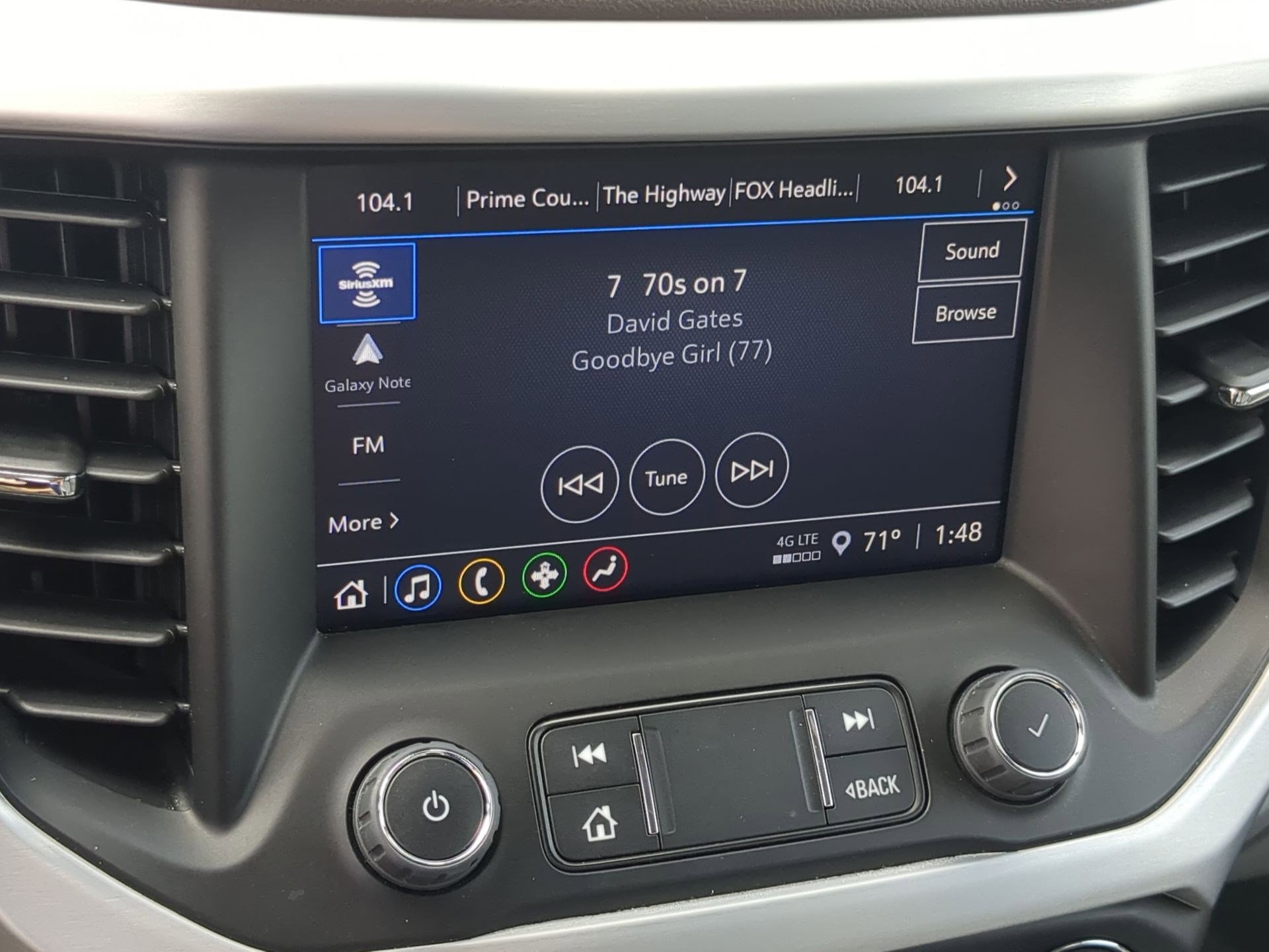 Used 2022 GMC Acadia SLE w/ Driver Convenience Package image 16