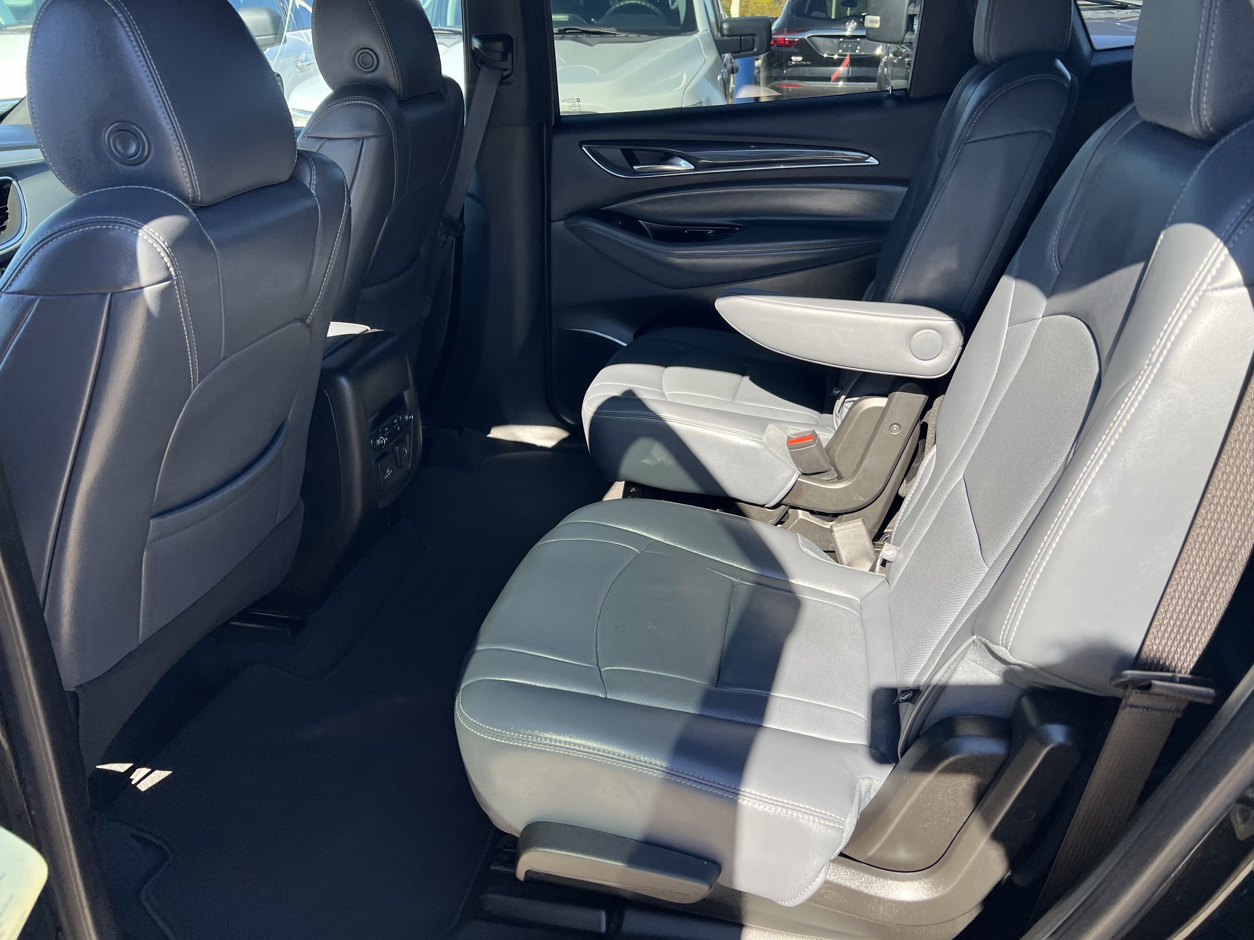Used 2024 Buick Enclave Premium image 15