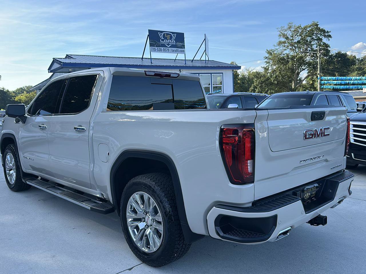 Used 2026 GMC Sierra 1500 Denali AWD/4WD image 5
