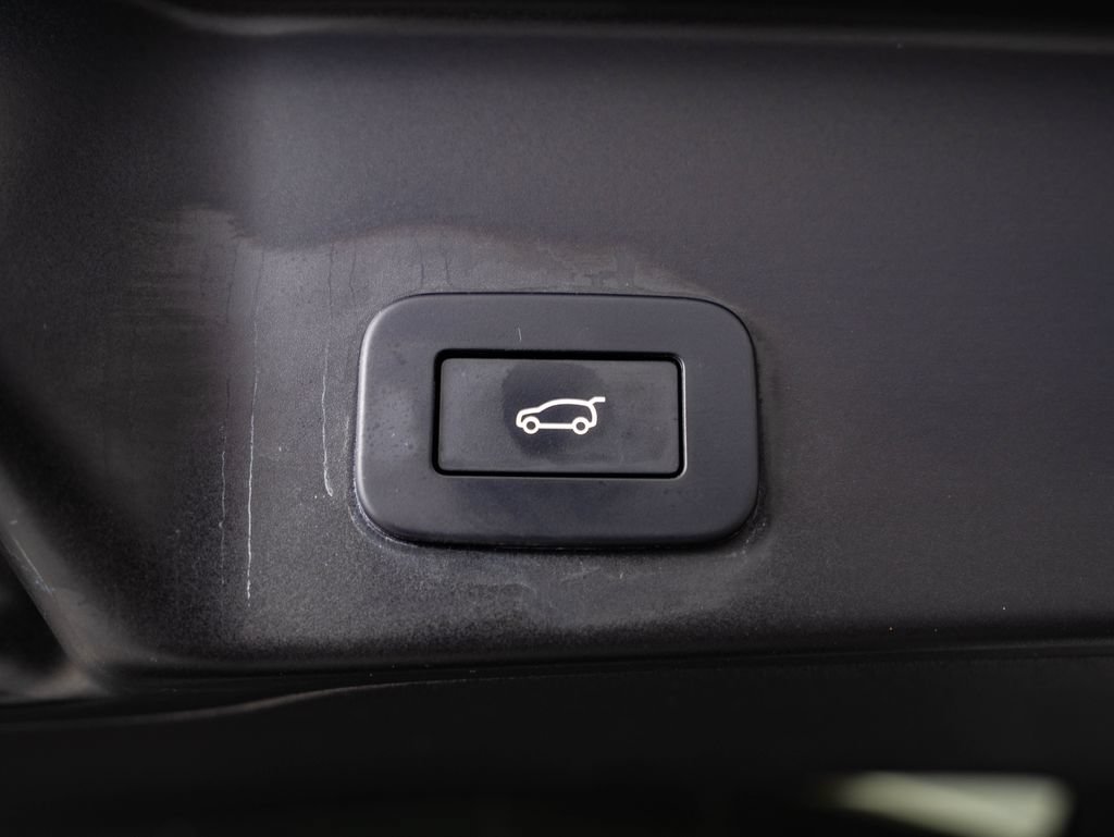 Used 2025 Land Rover Range Rover Evoque Dynamic SE AWD/4WD image 22