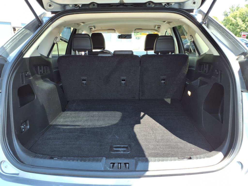 Used 2024 Ford Edge SEL image 8
