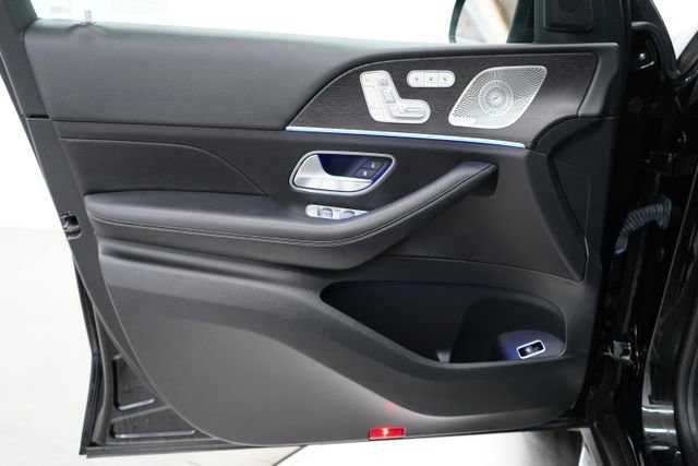 Used 2023 Mercedes-Benz GLS 450 4MATIC image 9