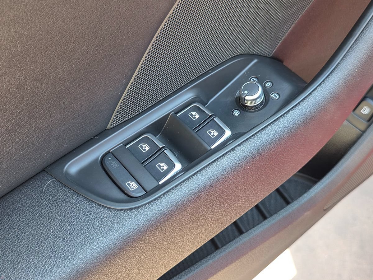 Used 2017 Audi A3 e-tron Premium FWD image 29