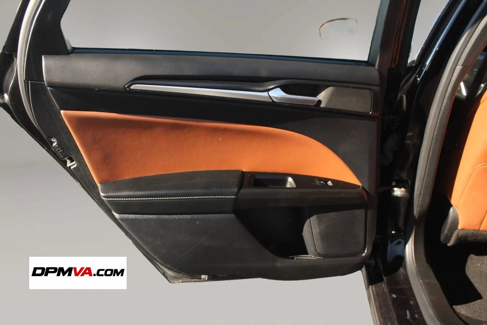Used 2019 Ford Fusion Energi Titanium FWD image 13
