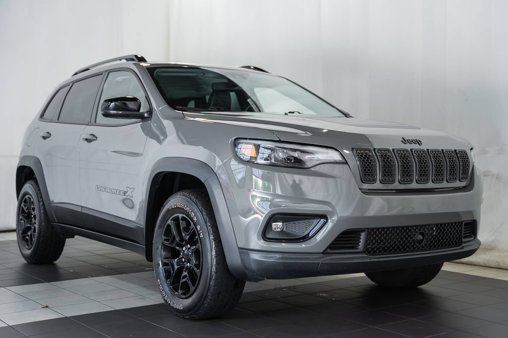 Used 2022 Jeep Cherokee Latitude w/ Trailer Tow Group AWD/4WD image 1