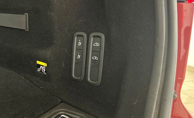 Used 2018 Volvo XC60 T8 Inscription image 17