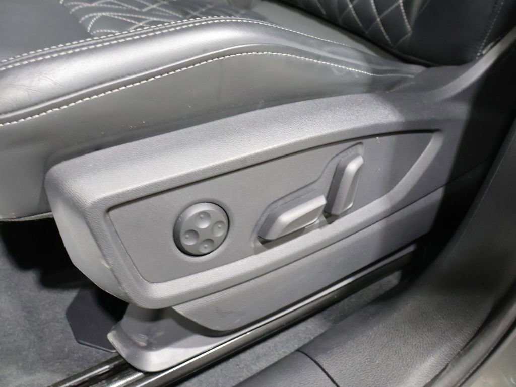 Used 2025 Audi SQ5 Premium Plus AWD/4WD image 12