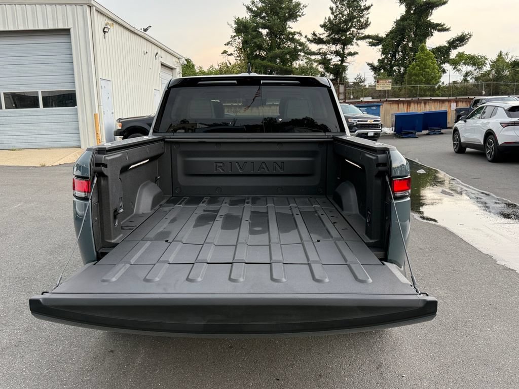 Used 2025 Rivian R1T Premium Tri AWD/4WD image 25