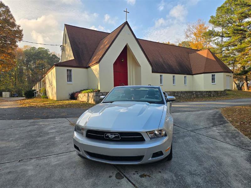 Used 2010 Ford Mustang Convertible image 35