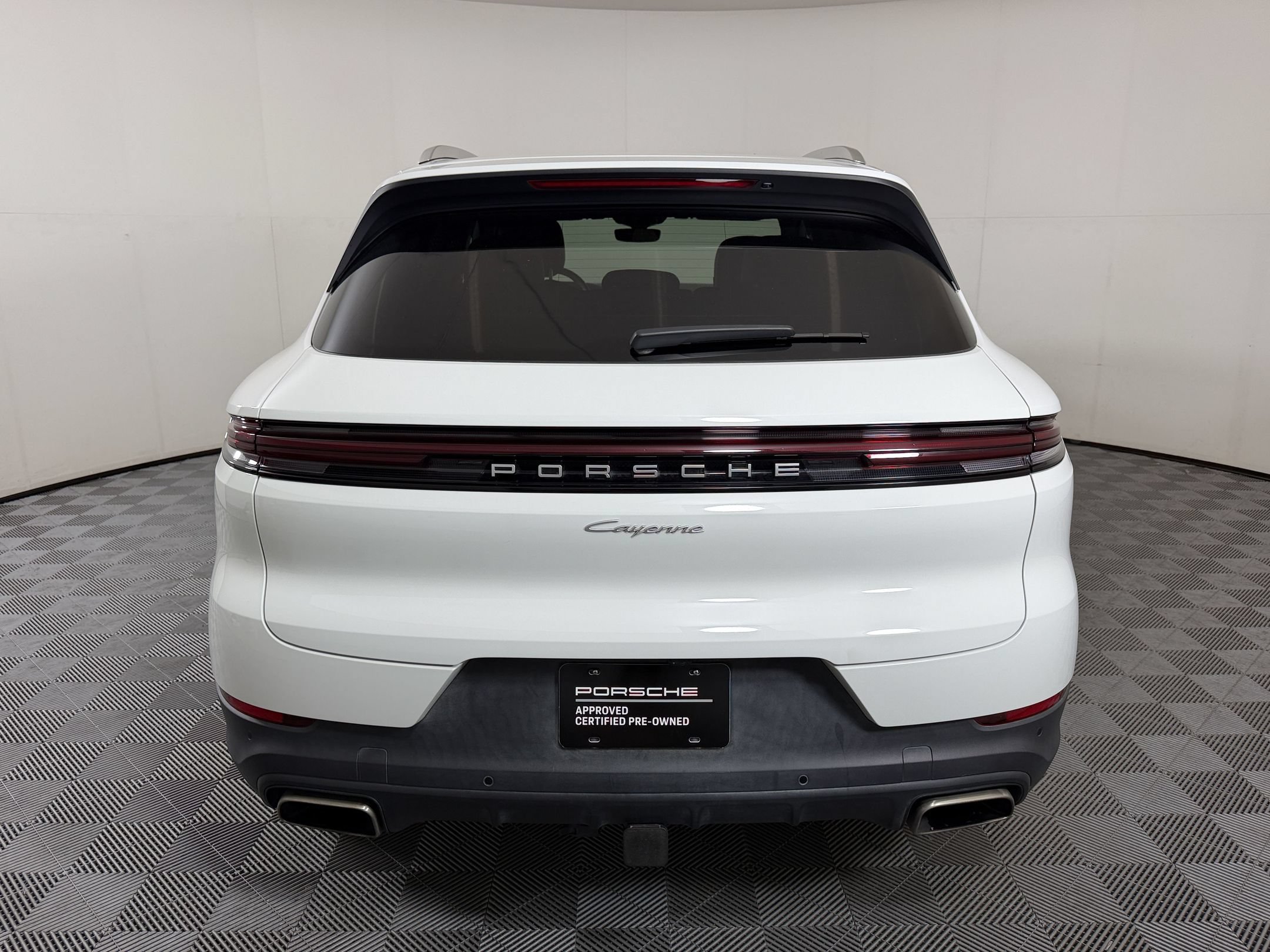 Certified 2024 Porsche Cayenne AWD/4WD image 11
