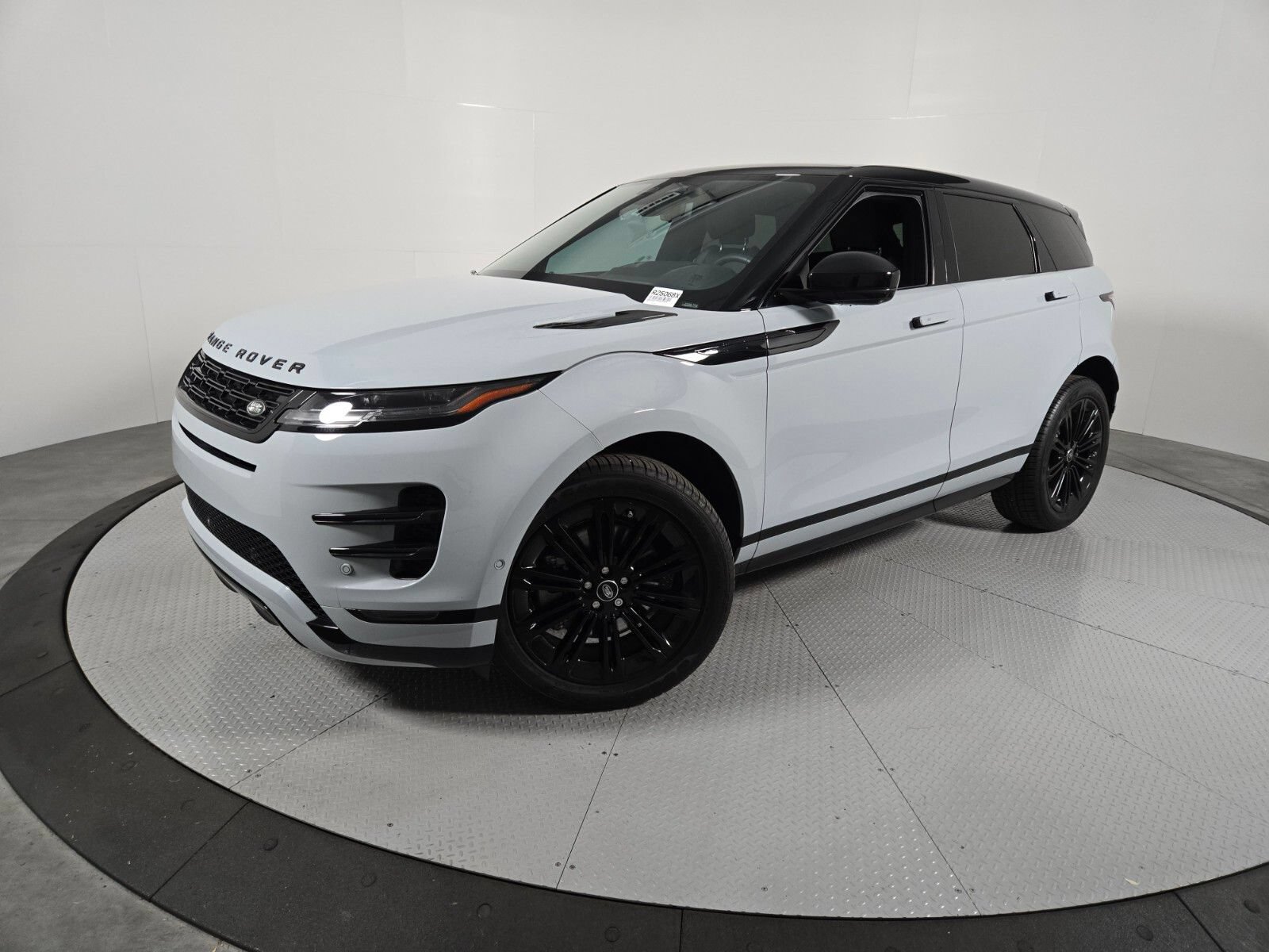 Used 2025 Land Rover Range Rover Evoque Dynamic SE