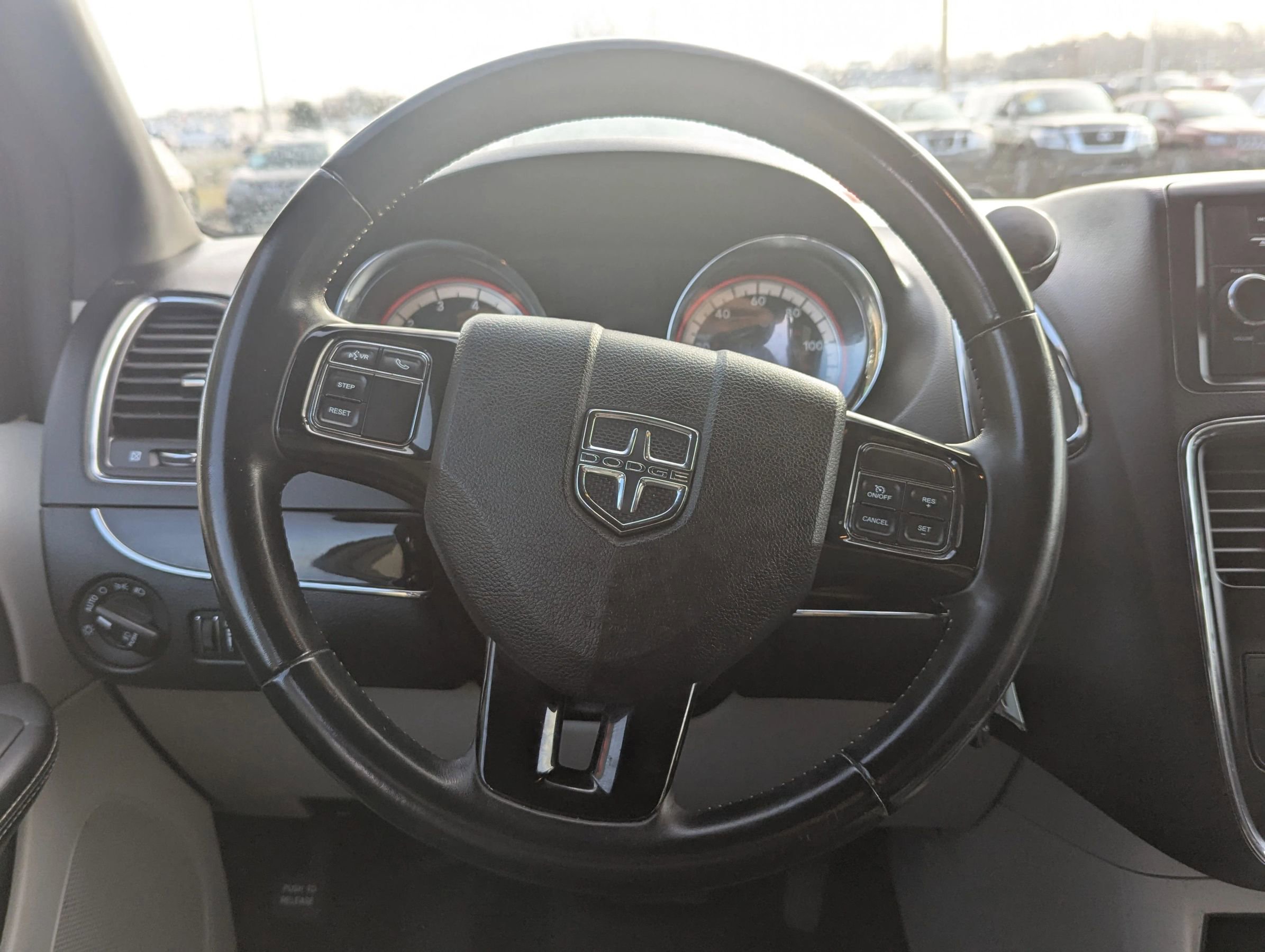 Used 2017 Dodge Grand Caravan SXT image 19