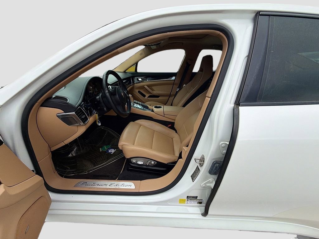 Used 2013 Porsche Panamera 4 Platinum Edition image 23