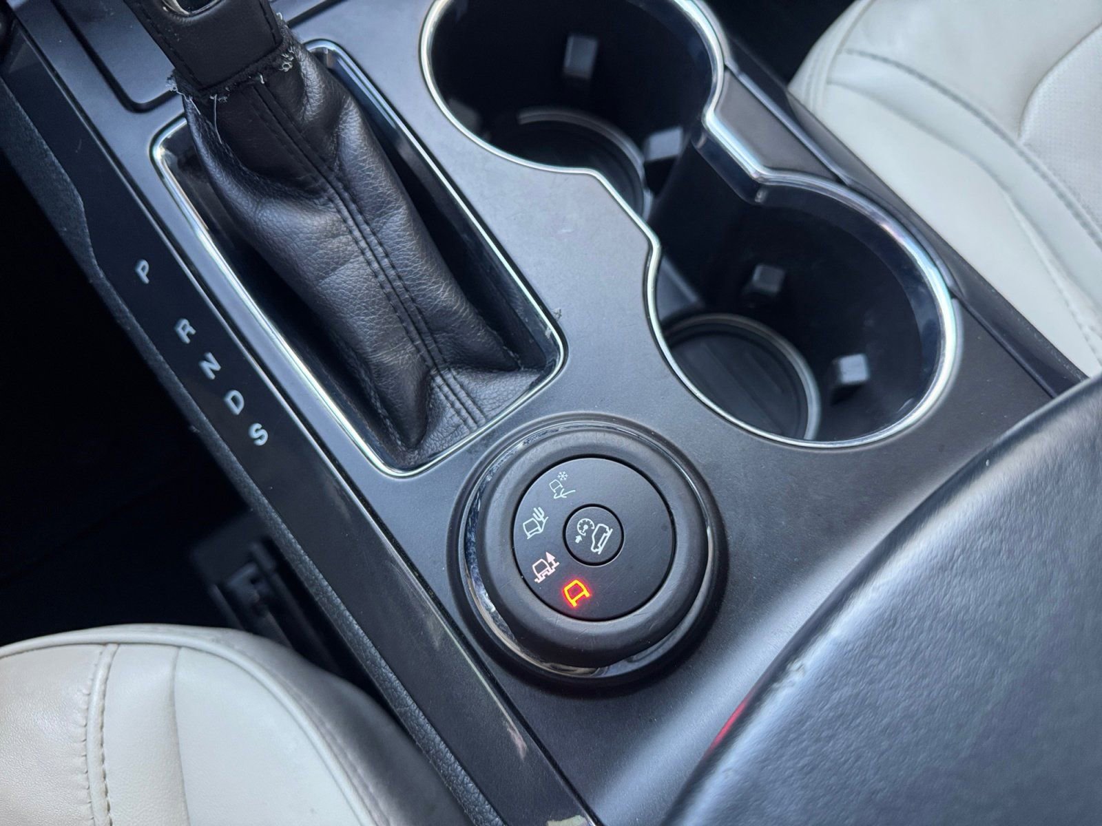 Used 2017 Ford Explorer Platinum image 26