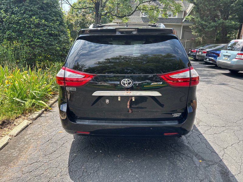 Used 2018 Toyota Sienna Limited Premium AWD/4WD image 9