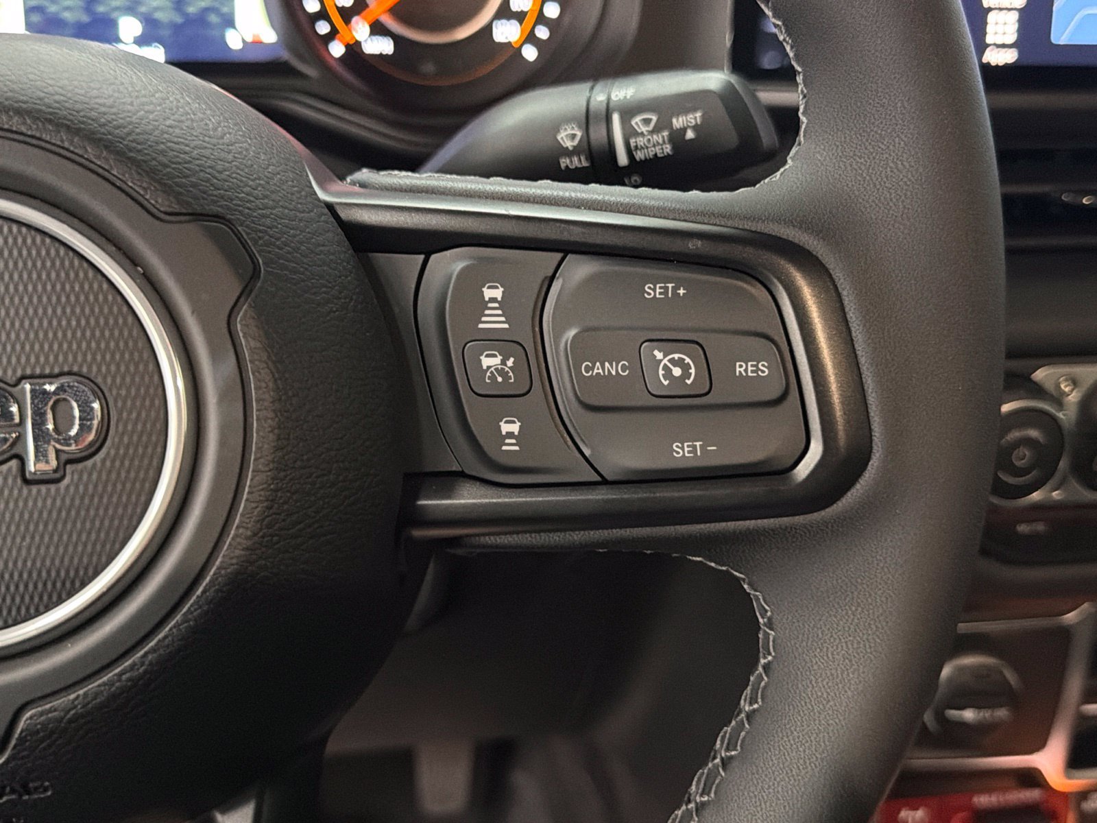Used 2025 Jeep Gladiator Mojave AWD/4WD image 26