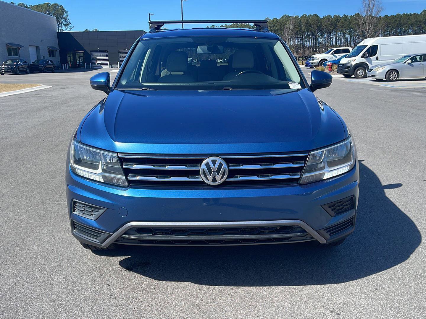 Used 2018 Volkswagen Tiguan SE image 2