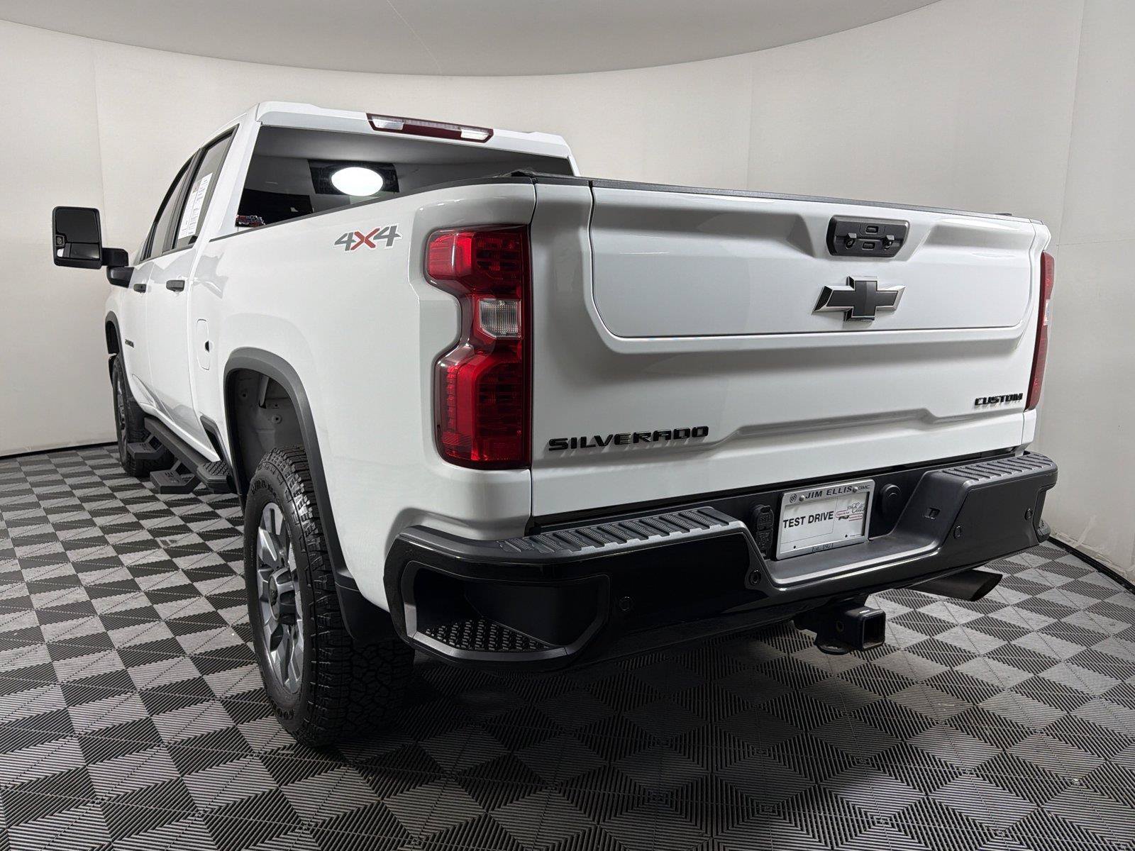 Certified 2024 Chevrolet Silverado 2500 Custom w/ Custom Value Package AWD/4WD image 4