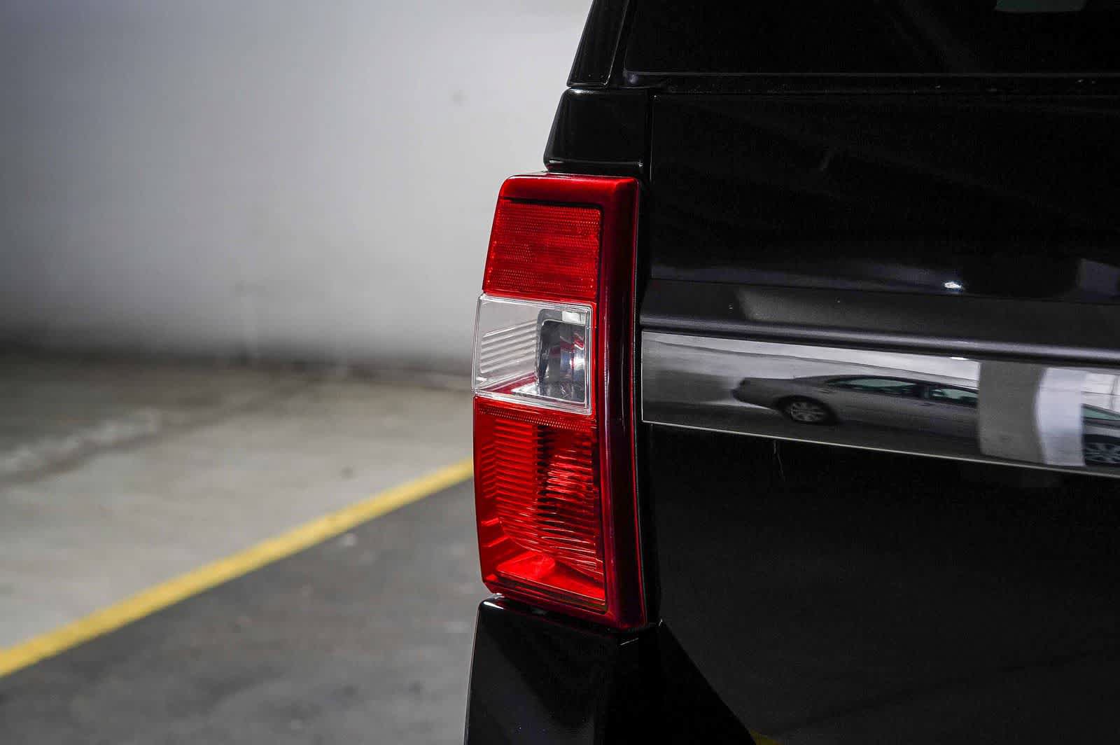 Used 2016 Ford Expedition EL Limited RWD image 11