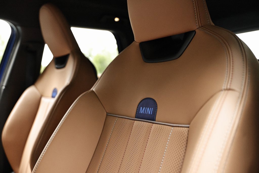 New 2026 MINI Cooper Countryman S w/ Comfort Package Max image 22