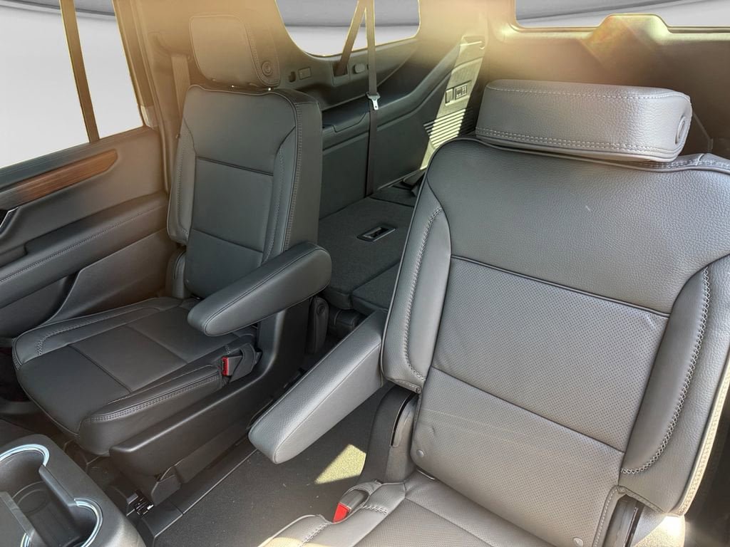 New 2026 GMC Yukon XL Denali w/ Sun & Power Step Package AWD/4WD image 16