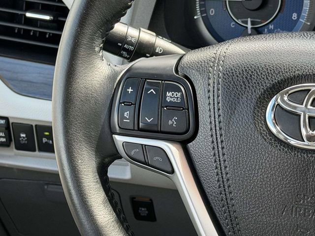 Used 2018 Toyota Sienna XLE w/ XLE Navigation Package image 16