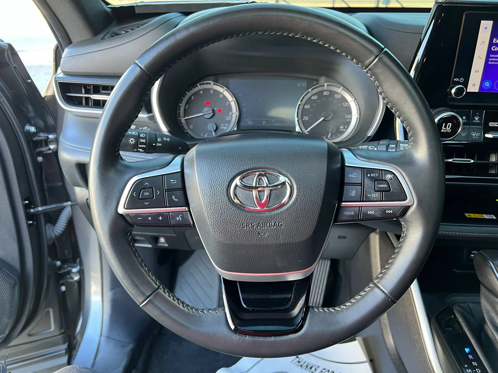 Used 2024 Toyota Highlander XSE FWD image 16