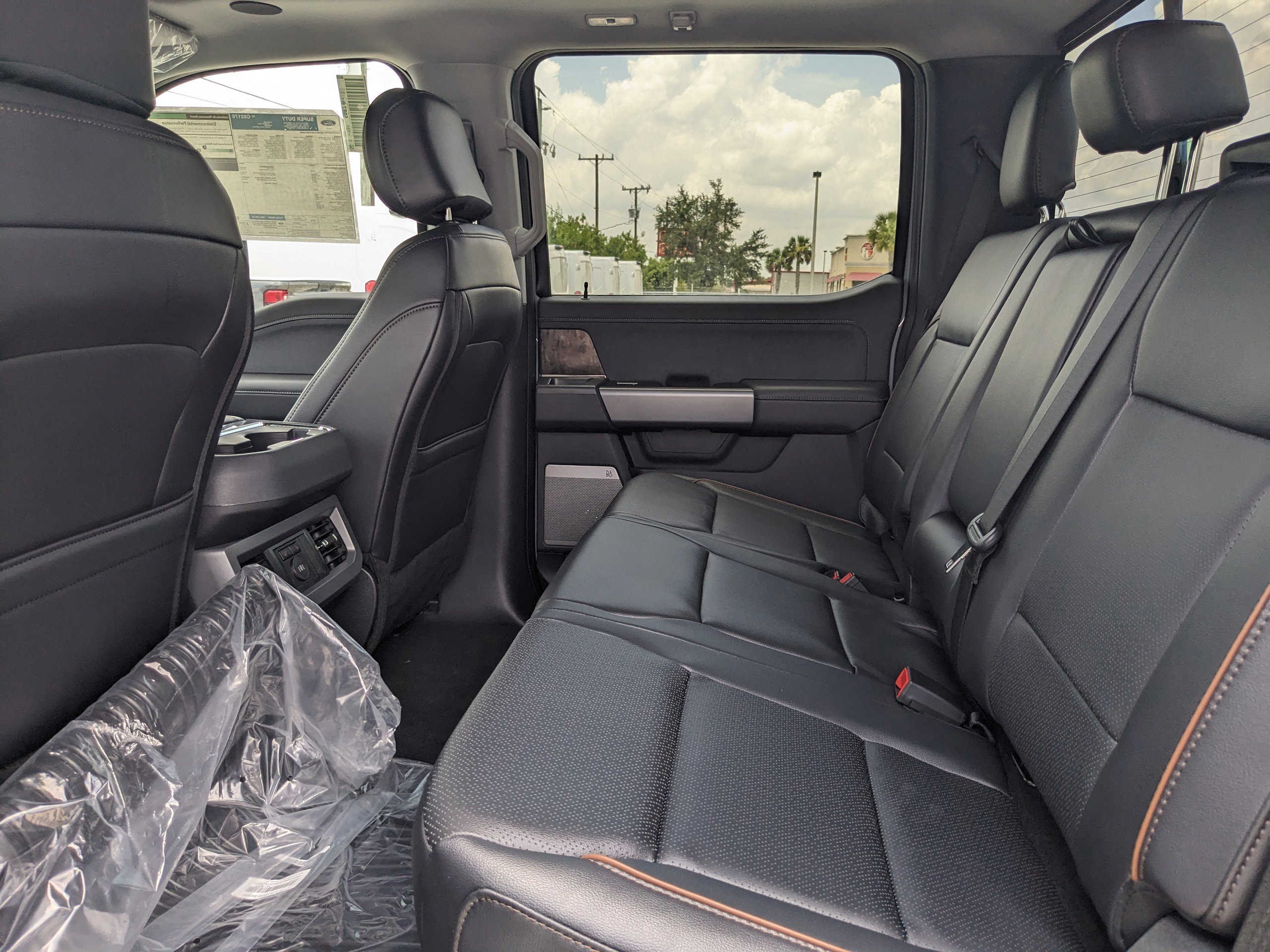 New 2025 Ford F350 Lariat w/ Lariat Ultimate Package image 13