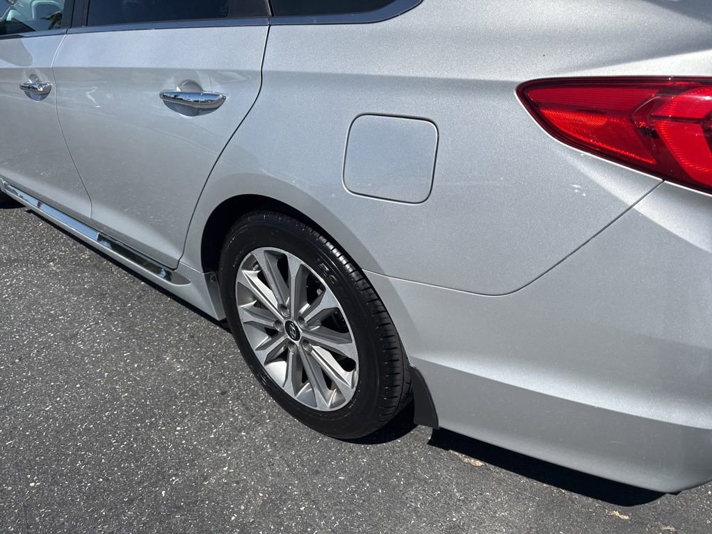 Used 2017 Hyundai Sonata Limited w/ Cargo Package FWD image 9