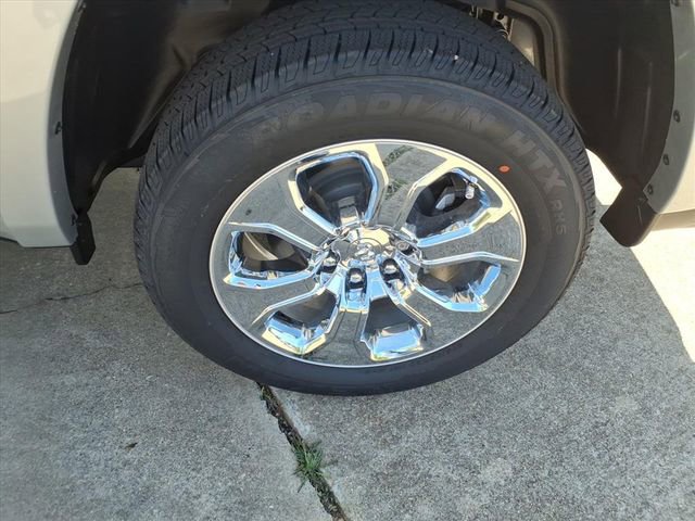 New 2026 RAM 1500 4x4 Crew Cab image 17