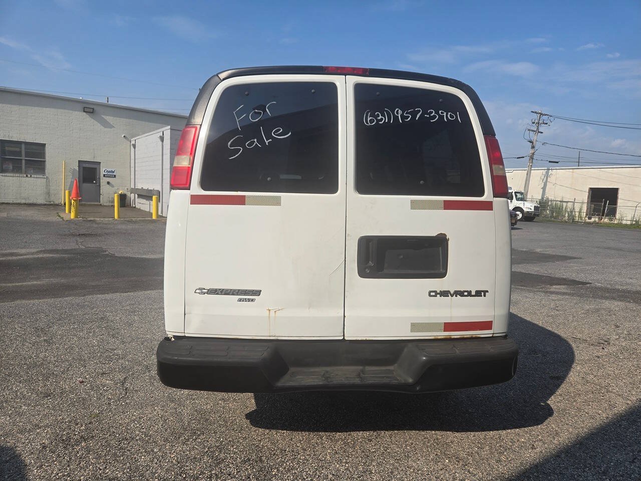 Used 2006 Chevrolet Express 1500 AWD Passenger image 3