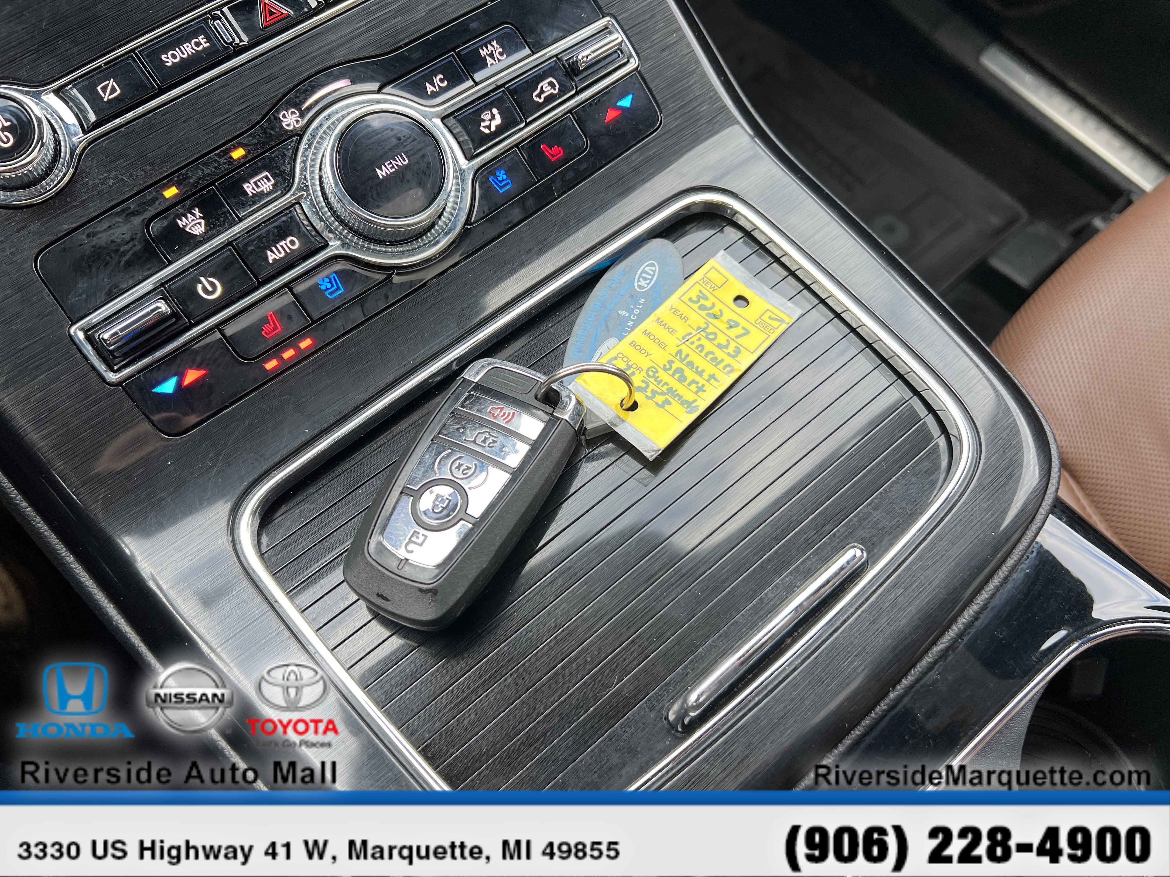 Used 2023 Lincoln Nautilus Reserve w/ Luxury Package image 28