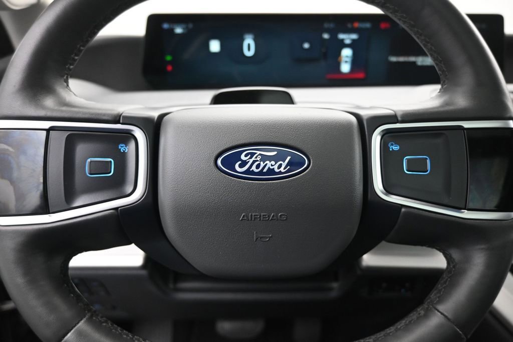 Used 2025 Ford Expedition Active AWD/4WD image 13