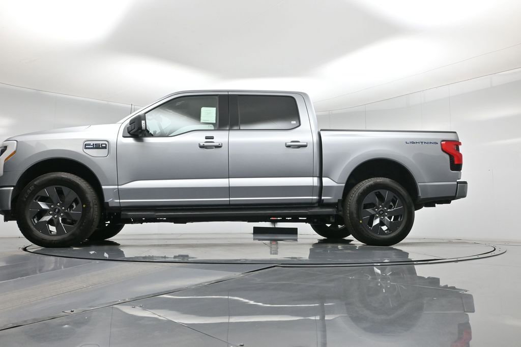 New 2025 Ford F150 Lightning Flash AWD/4WD image 7