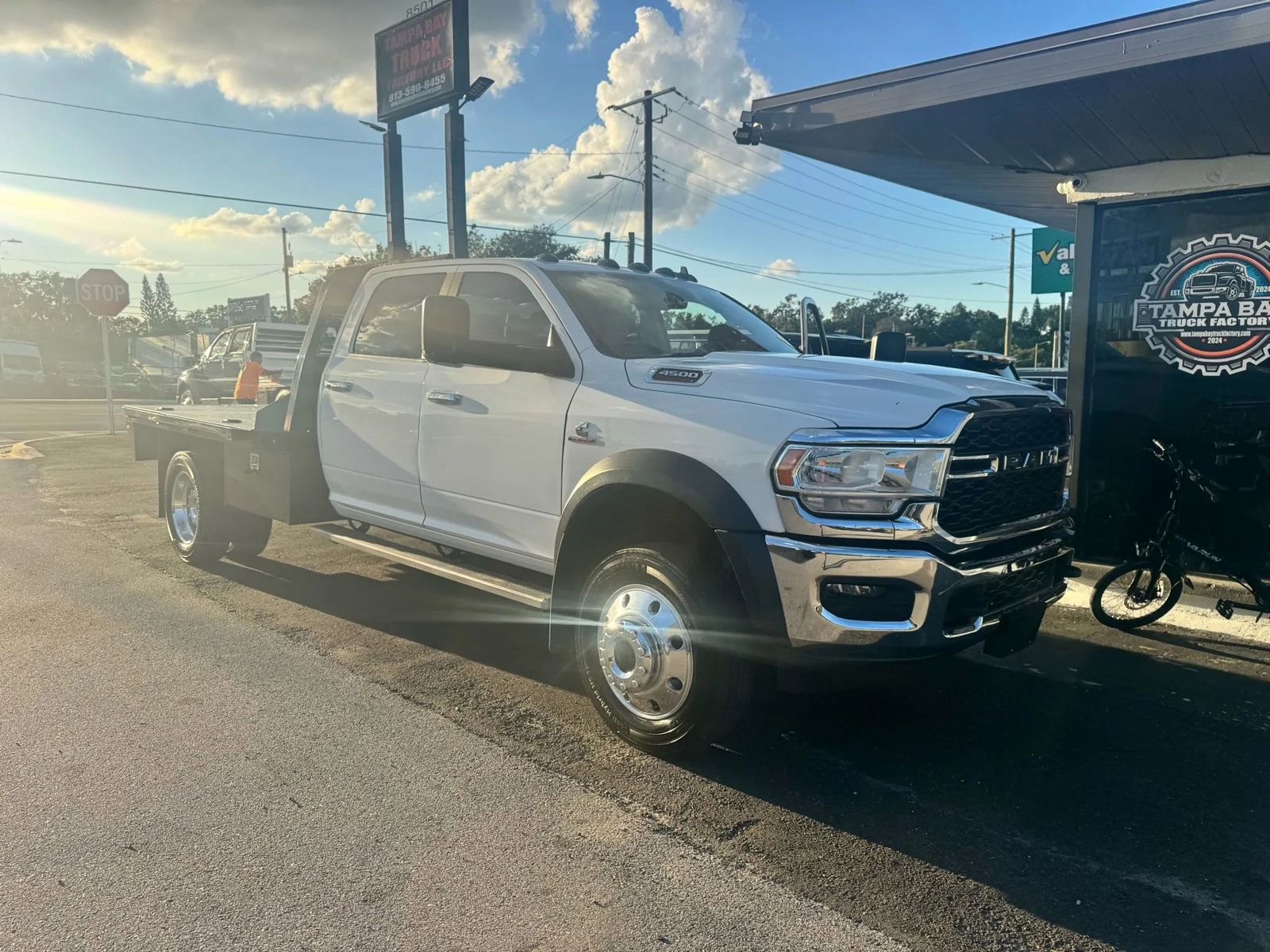 Used 2019 RAM 4500 Tradesman w/ Chrome Appearance Group image 3