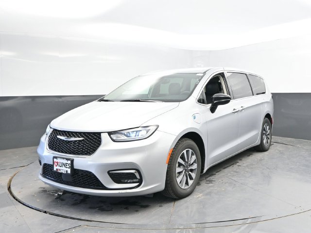 Used 2024 Chrysler Pacifica Limited FWD image 7