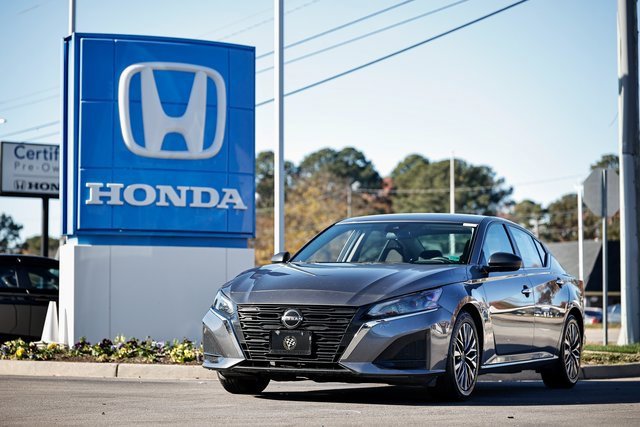 Used 2024 Nissan Altima 2.5 SV