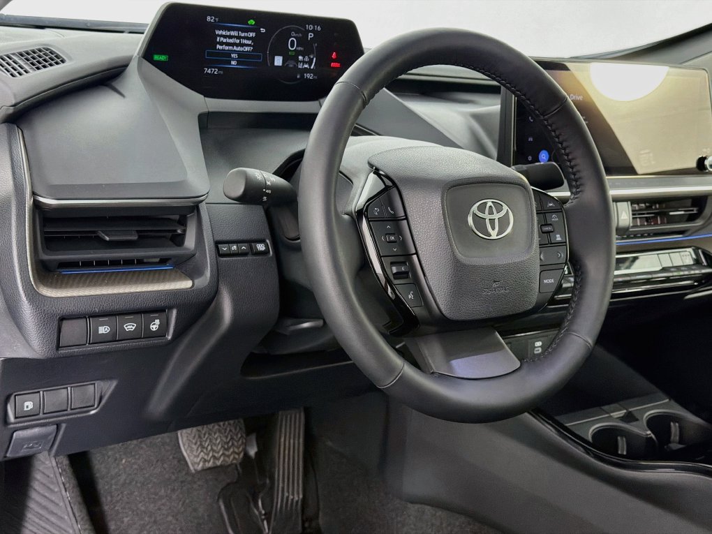 Used 2024 Toyota Prius XLE FWD image 35