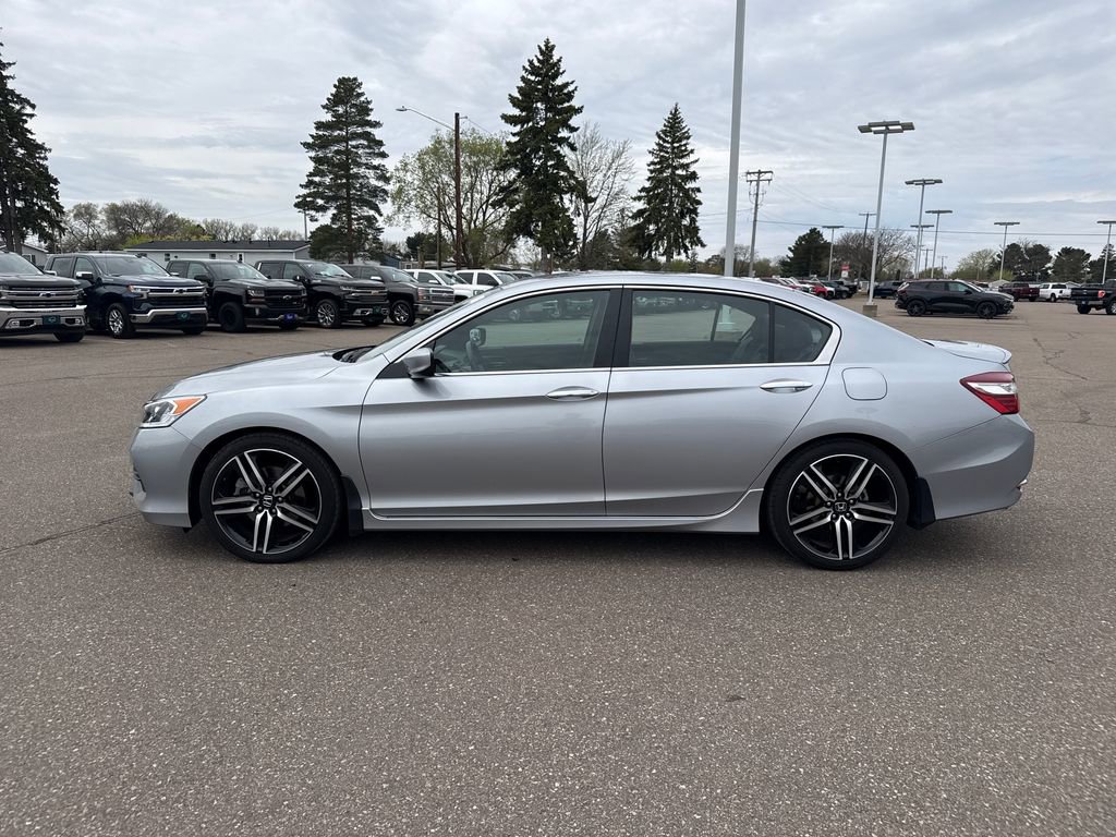 Used 2016 Honda Accord Sport image 2