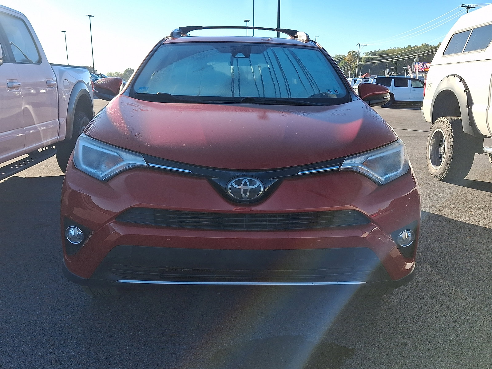 Used 2017 Toyota RAV4 XLE AWD/4WD image 2
