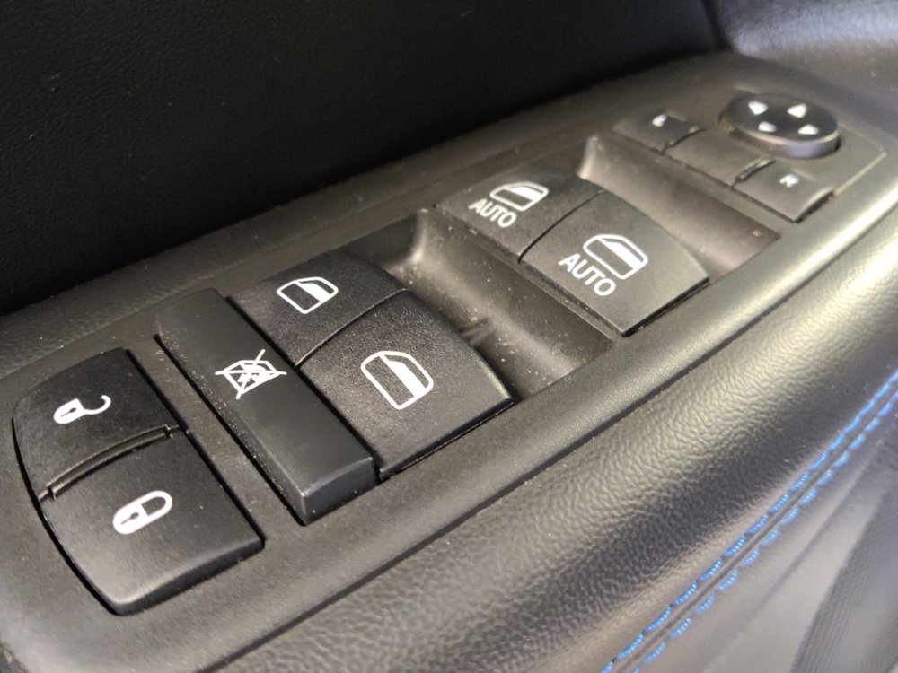 Used 2019 Jeep Grand Cherokee Laredo image 27