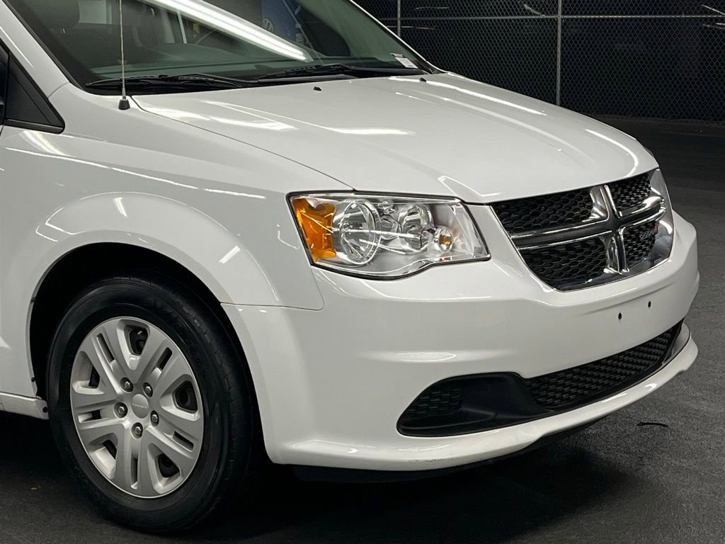 Used 2020 Dodge Grand Caravan SE w/ Rear Park Assist Package image 33