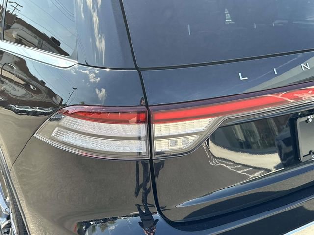 Used 2025 Lincoln Aviator Reserve w/ Illumination Package AWD/4WD image 9