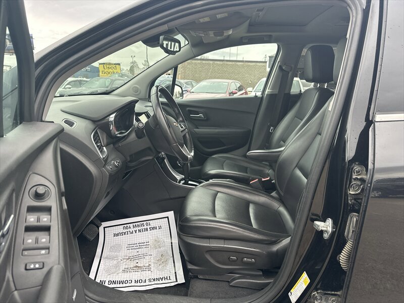 Used 2019 Chevrolet Trax Premier w/ LPO, Protection Package AWD/4WD image 10