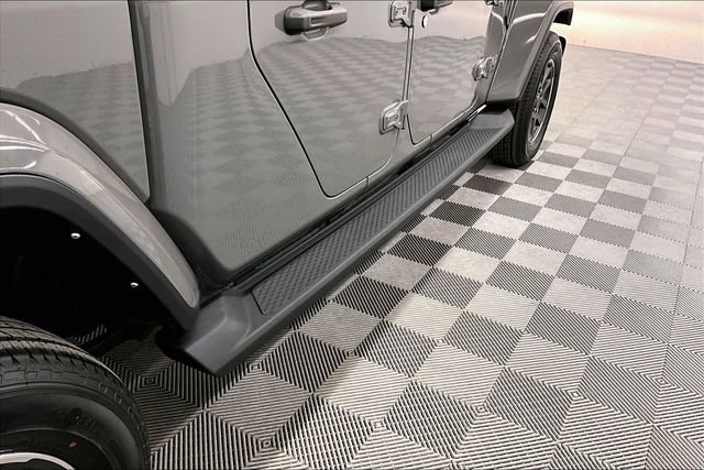 Used 2022 Jeep Gladiator Overland w/ Popular Equipment Package image 37