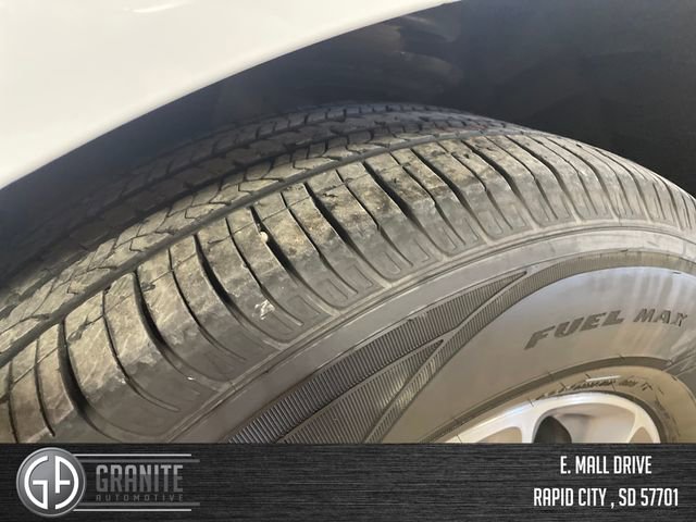 Used 2023 Buick Enclave Premium AWD/4WD image 26
