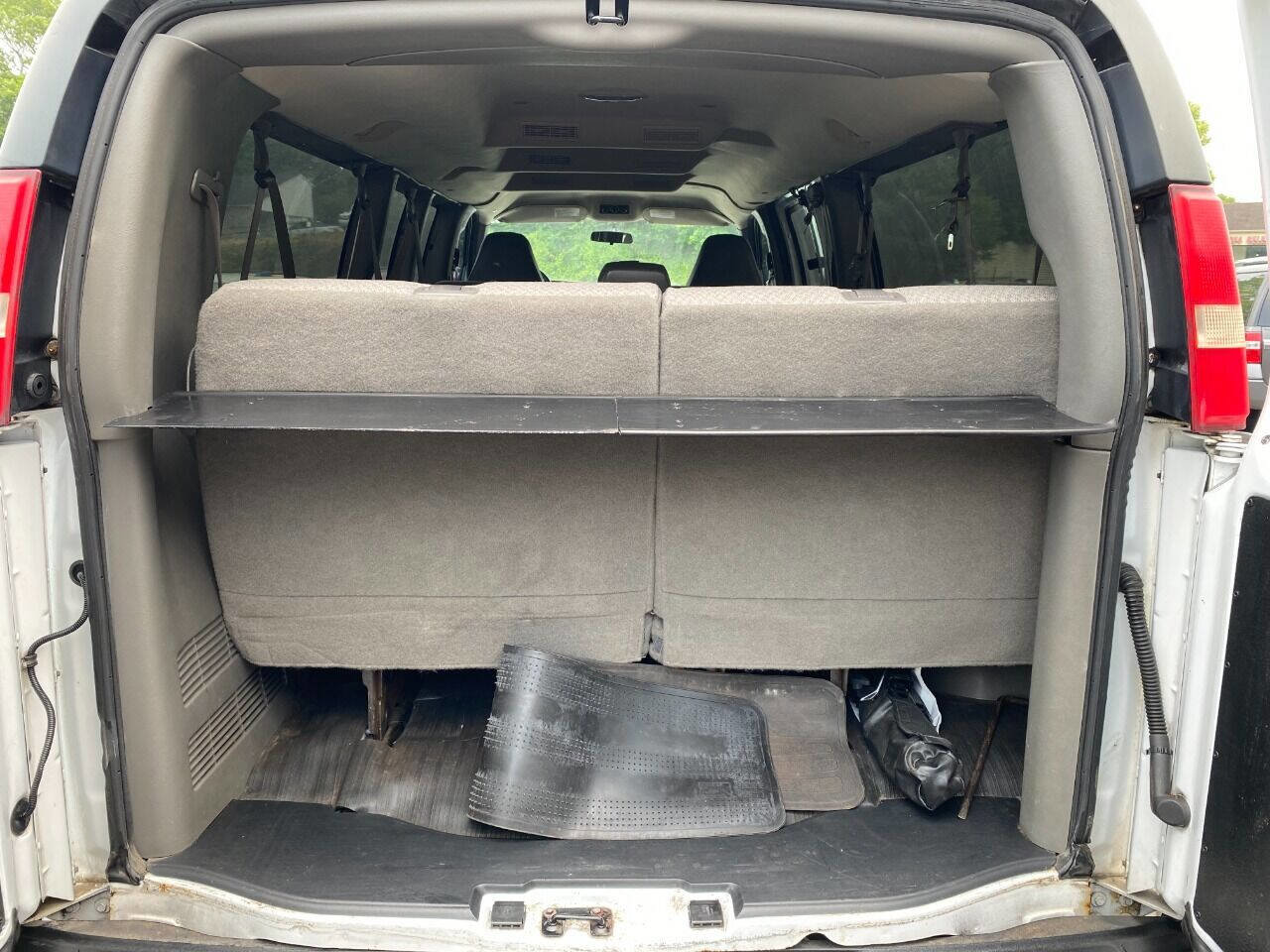 Used 2008 Chevrolet Express 3500 LS w/ LT Preferred Equipment Group image 20