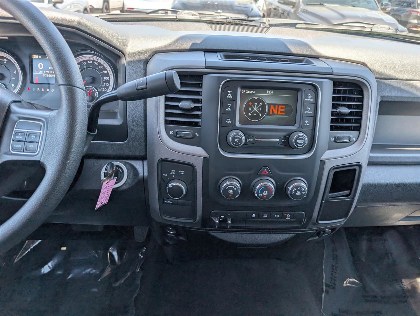 Used 2018 RAM 2500 Tradesman w/ Chrome Appearance Group AWD/4WD image 17